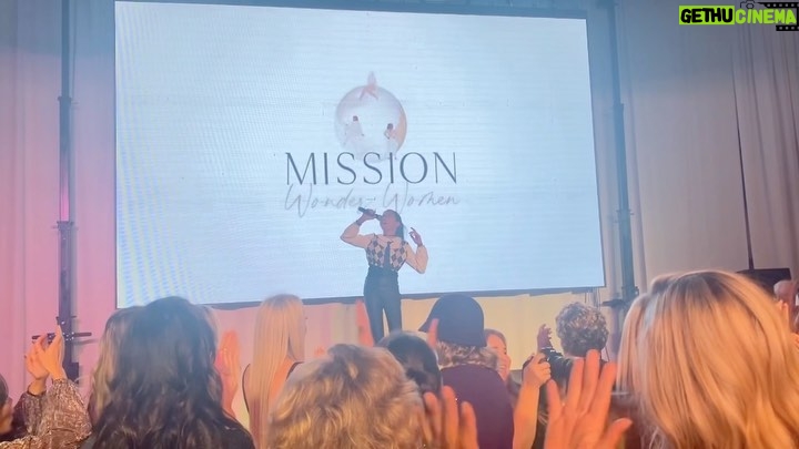 Madison Taylor Baez Instagram - I Headlined and Rocked another great show. Thank you Pensacola Florida and the @missionwonderwomen for having me at your fun Celebrity charity event. The energy in the room to all my songs was electric. #missionwonderwomen #singer #singers #actor #actress #singerlife #lettherightonein #selenaseries #showtime #netflix Pensacola, Florida