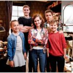Maemae Renfrow Instagram - The official Instagram for @hunterstreettv is up!! #nickelodeon #hunterstreet #nick #hunterst #kca #tvshow @nickelodeon #maemae381 Amsterdam, Netherlands