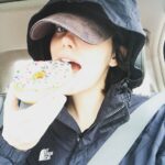 Maemae Renfrow Instagram – Rainy day snack 🌧🌧🌧 #yummy #donuts #dunkindonuts #maemae #LA