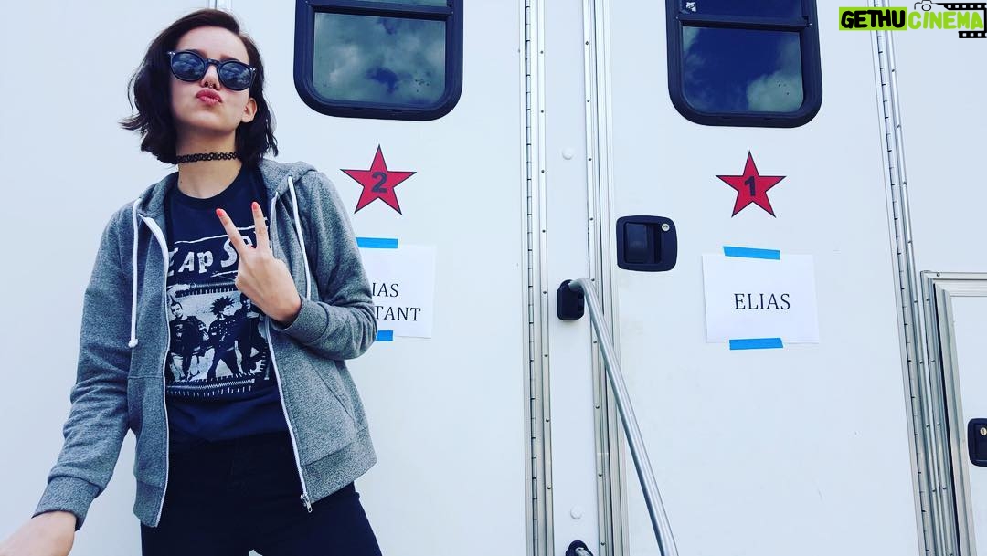 Maemae Renfrow Instagram - that's a wrap 🎬🎥#makingmovies #superstar #mytrailer #AmericanSatan #kiss