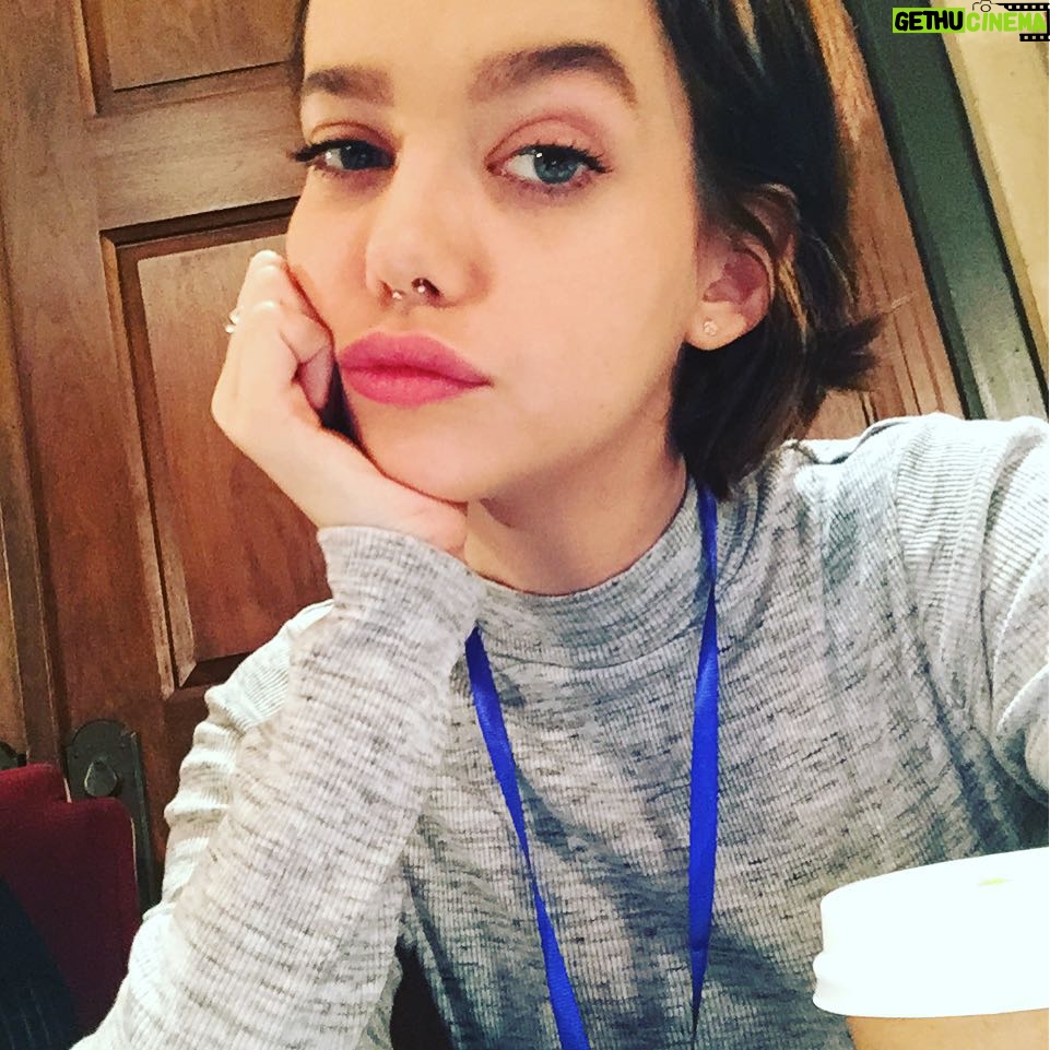 Maemae Renfrow Instagram - ............. Heyyy.............. #maemae #maemae381 #chillin #thug 👽👽👽