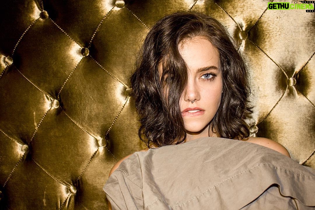 Maemae Renfrow Instagram - Come here... #maemae381 #maemae #bite #mmmm