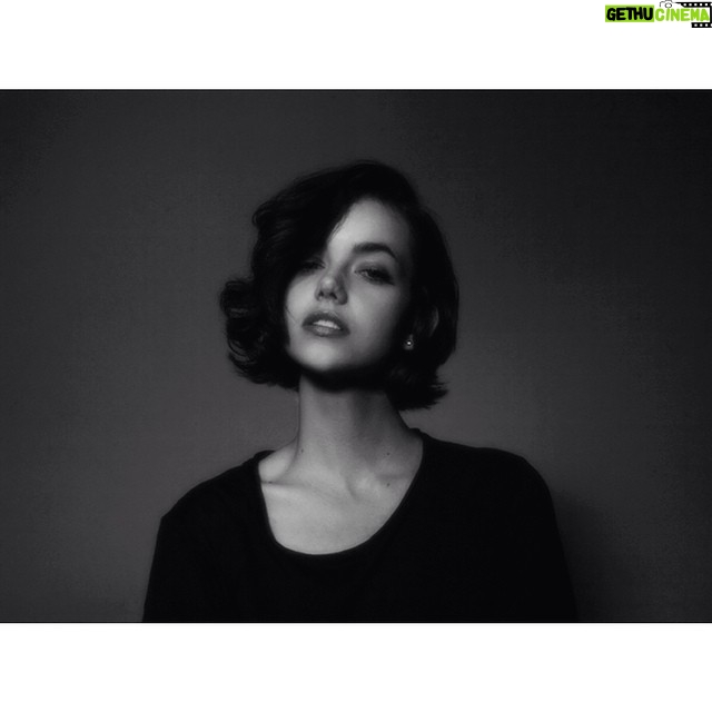 Maemae Renfrow Instagram - Yes everyone... I cut my hair.........chop chop #maemae381 #MaeMae #newhair #boom and shot by the awesome @thetylershields :)