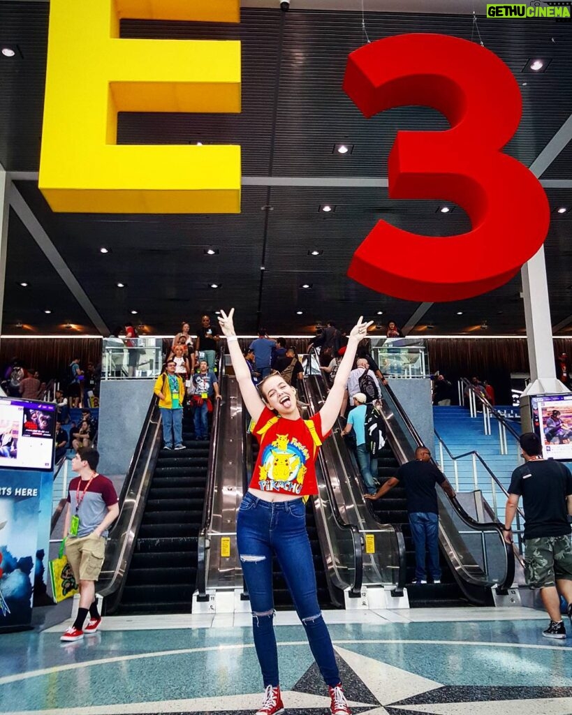 Maemae Renfrow Instagram - #e3 !!! E3 Gaming Convention