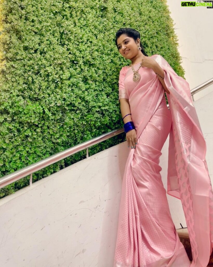 Mahalakshmi Shankar Instagram - Beautiful Kanchipuram pattern semi silk saree from @vara_boutique67 Beautiful Kundan jewellery set from @jewel_by_sankge Hair stylist - @jenifer_hair_stylist_official Blouse designed and stitched by - @lakshmi_lv14