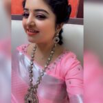 Mahalakshmi Shankar Instagram - Beautiful Kanchipuram pattern semi silk saree from @vara_boutique67 Beautiful Kundan jewellery set from @jewel_by_sankge Hair stylist - @jenifer_hair_stylist_official Blouse designed and stitched by - @lakshmi_lv14