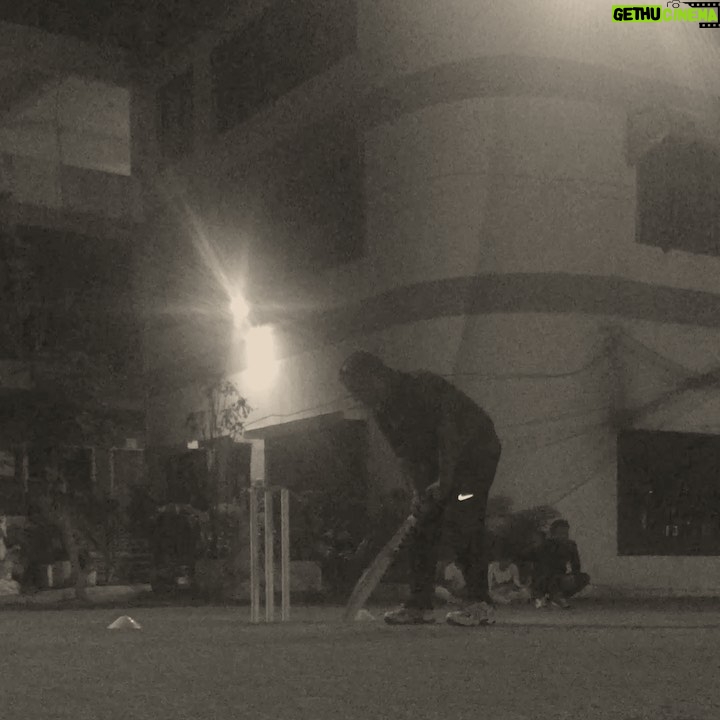 Mahendra Singh Dhoni Instagram - Wen U know what’s coming and start the camera and u get it in the nxt 1min, sorry for the bad light but it’s the lingo that’s fun trial ball, umpires decision last decision.brings back memory from school days.he wd have never accepted this ever happened if v didn’t have this video.all of us have witnessed this at some point of time in cricket.enjoy