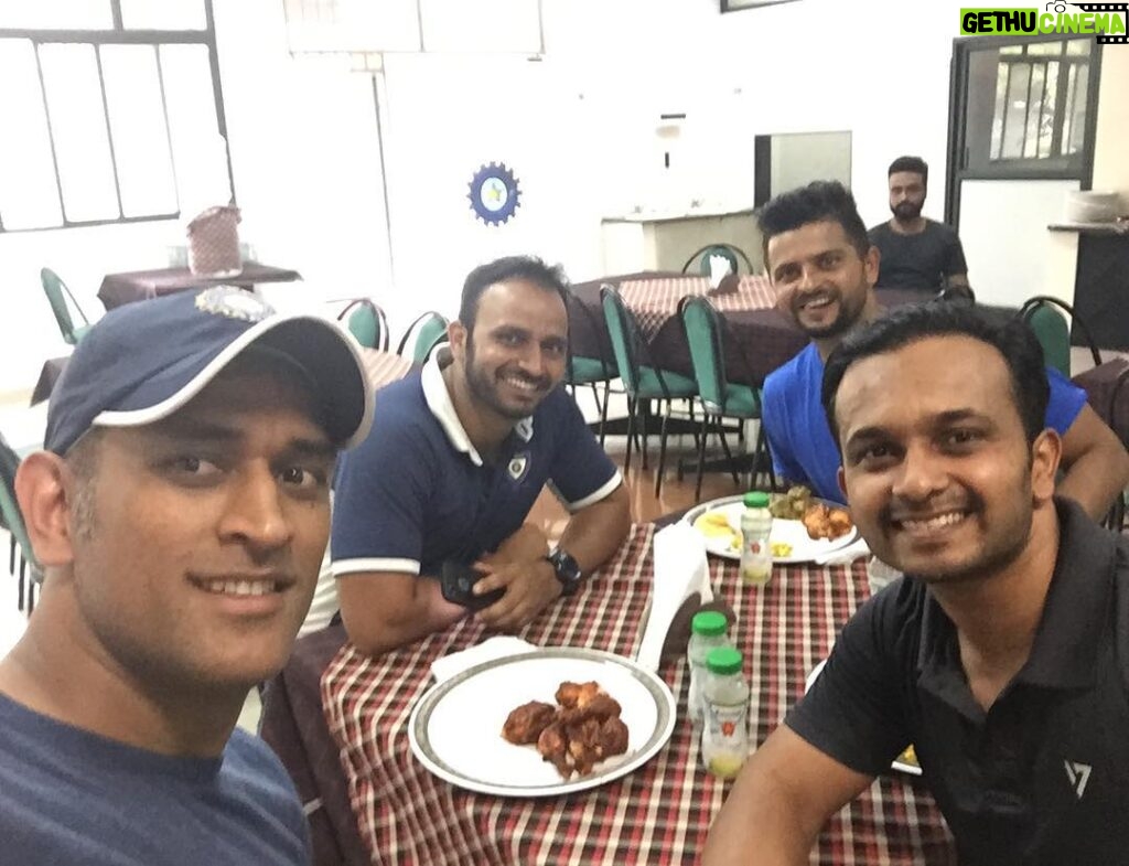 Mahendra Singh Dhoni Instagram - NCA all test's done.20 mtr in 2.91sec. Run a 3 done in 8.90sec.time for heavy lunch