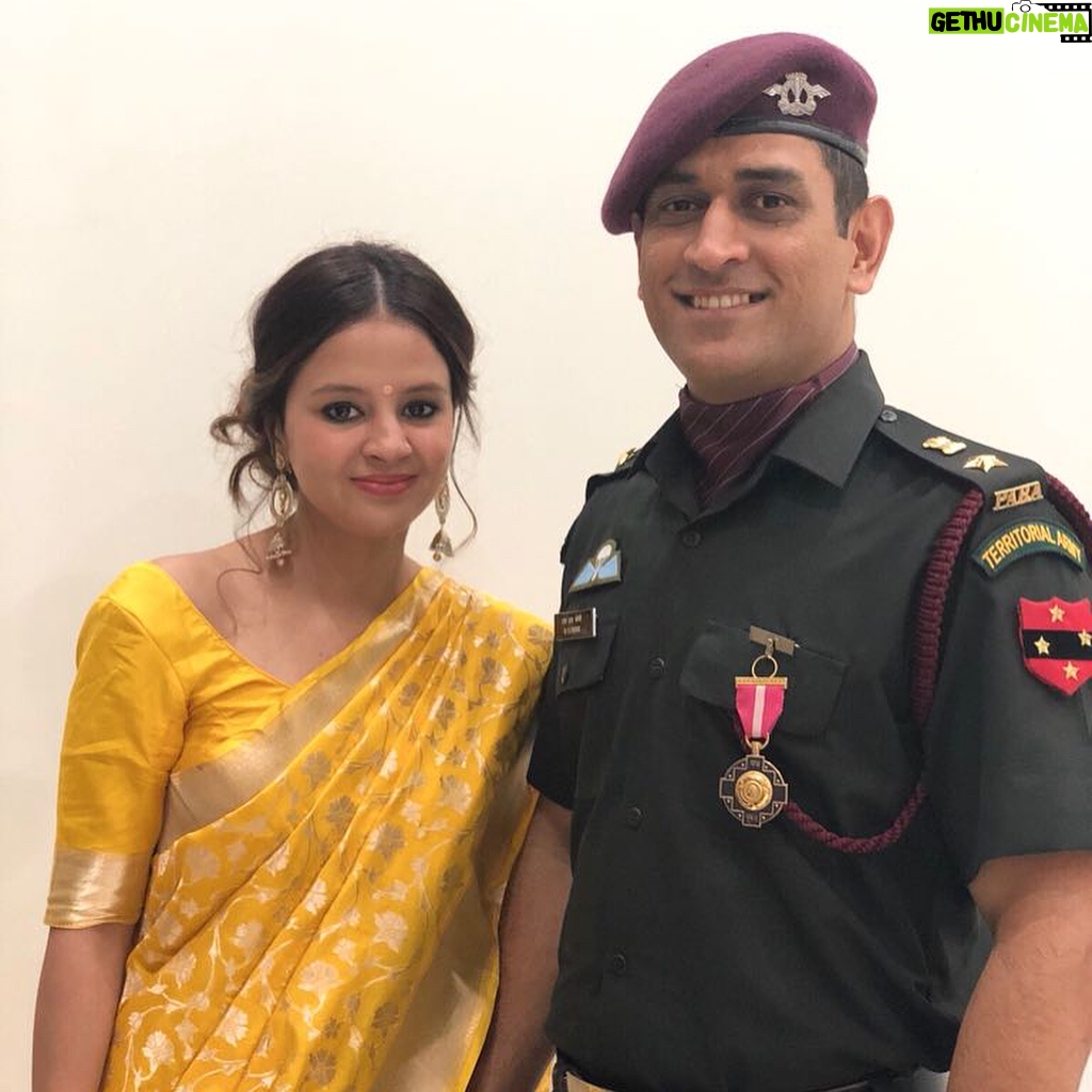 Mahendra Singh Dhoni Instagram - An honour to get the Padma Bhushan and receiving it in Uniform increases the excitement ten folds.thanks to all the Men and Women in Uniform and their families for the Sacrifices they make so that all of us could enjoy our Constitutional Rights.Jai Hind