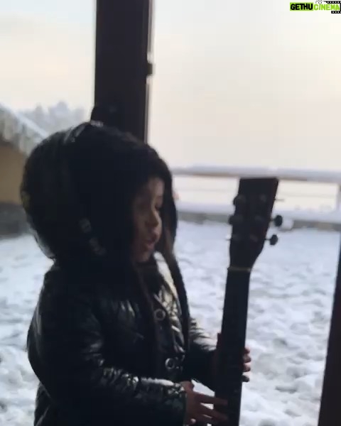 Mahendra Singh Dhoni Instagram - Snow brings the best out of her @ziva_singh_dhoni