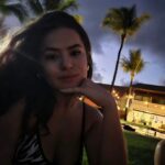 Maisa Silva Instagram - 1ª selfie do ano tinha que ser na minha versão mais feliz 🌴🫶🏼🌊 Serrambi
