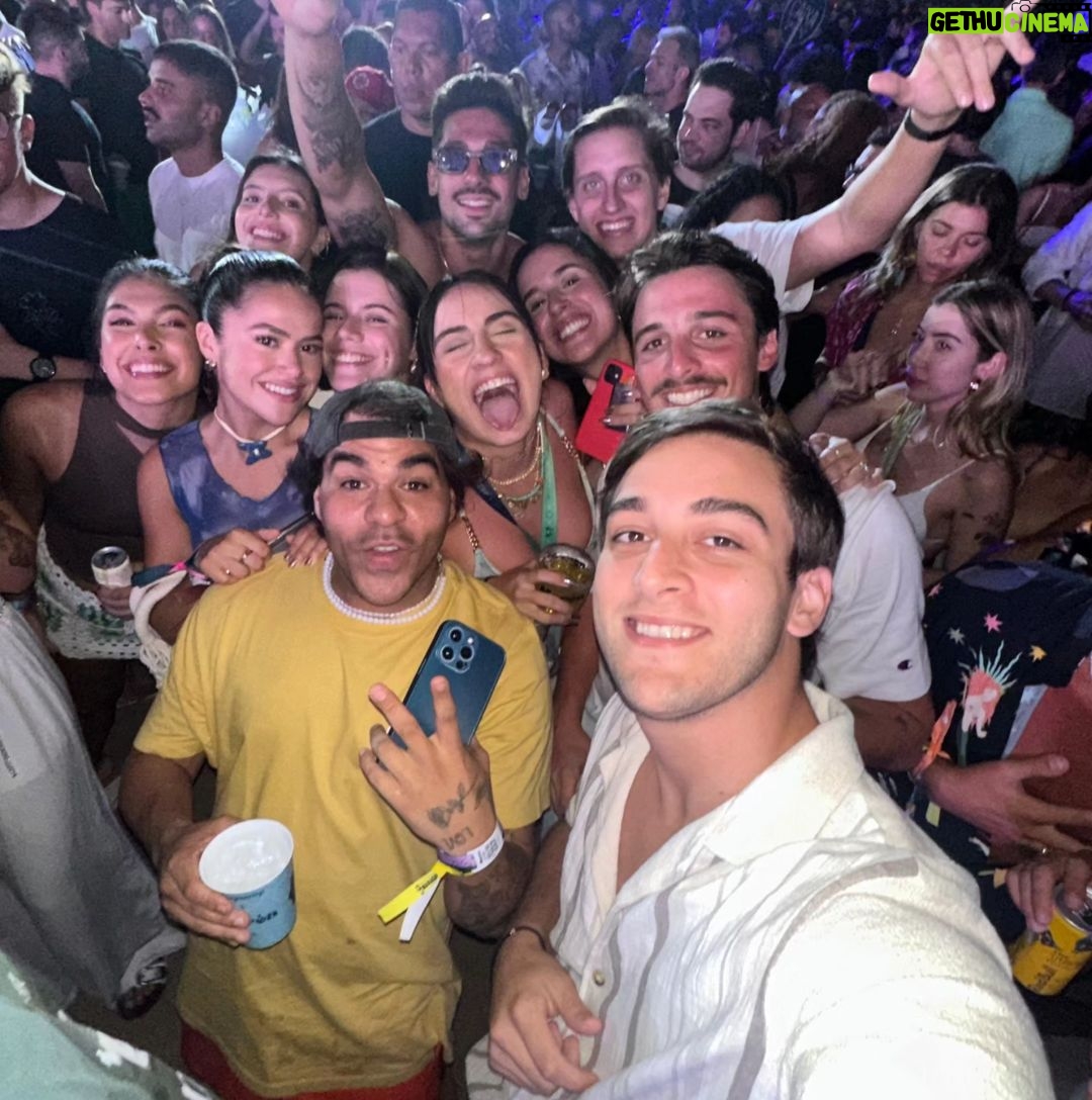 Maisa Silva Instagram - esse dia a gente berrou todas do fe- li- pe a- mo- rim πΊπ @reveillon.amore
