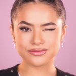Maisa Silva Instagram - Primos, agora é fácil fazer o delineado dos sonhos! O Tattoo Liner da @maybellinenybrasil chegou pra facilitar a vida de quem ama soltar a criatividade e dar aquele toque especial na make. É super fácil de usar, é a prova d’água e tem duração de até 48h! Além da caneta também tem a versão dip-in pra você ousar muito. Corre testar porque vocês vão AMAR! #TattooLinerMaybellineBR #MaybellineBR #MaybellineNYBrasil *Publi