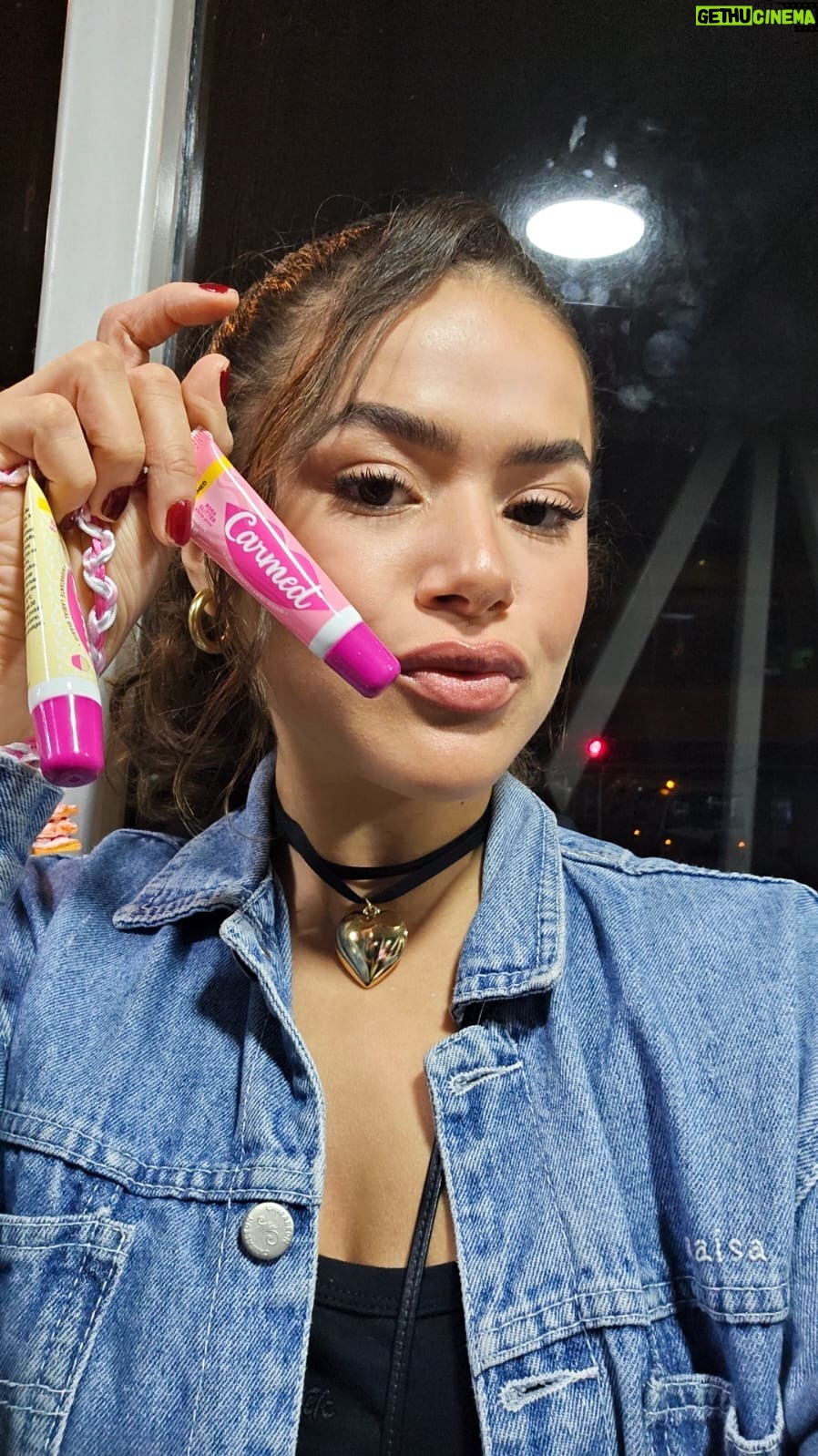 Maisa Silva Instagram - é voo com mimos da prima que vocês querem? então tá!! 🩷