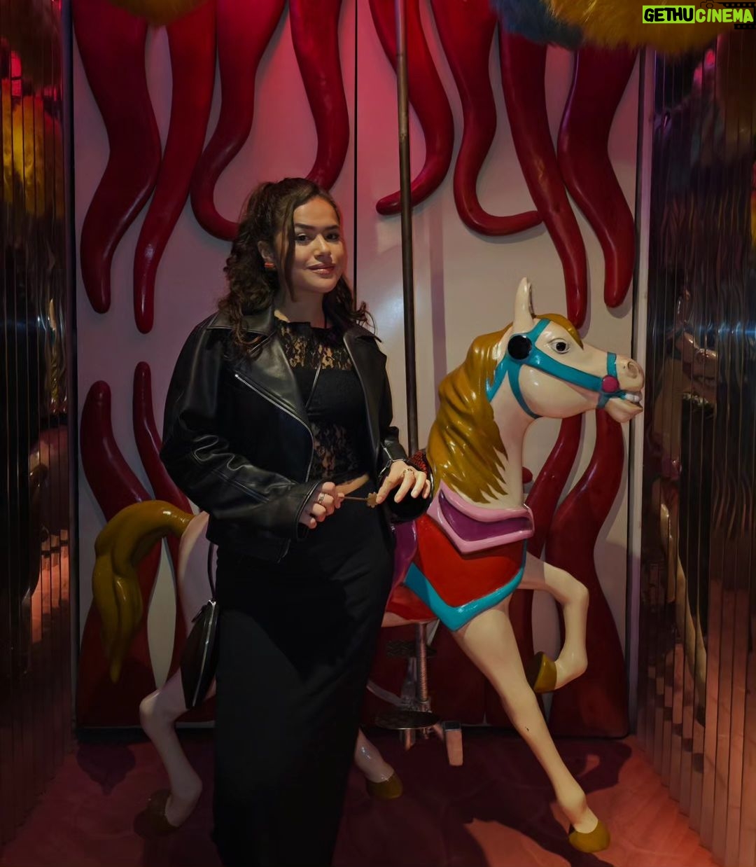 Maisa Silva Instagram - emBARque nesse carrossel 🎠🍸 São Paulo, Brazil