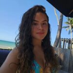 Maisa Silva Instagram - WOW!!! 48M??? Passando aqui sem filtro, maquiagem ou edições, no lugar que eu mais amo 🌴🌊🌞, do jeito que eu me sinto mais feliz, pra agradecer vcs genuinamente por tanto carinho, amor e apoio ao longo desses anos. São 18 anos de carreira que completo agora, em agosto, mas esse agradecimento a gente pode deixar pra outro post né? Kkkkkk. Enfim, aos que sempre estiveram aqui, aos que chegam agora e aos que virão: obrigada! Espero poder chegar até vocês do jeito mais leve possível. Sou grata por tanta troca, aprendizado e por se fazerem presentes, mesmo que de longe. Maisaticos, primos e amigos, amo vcs! Sinceramente, +A. Taiba/CE