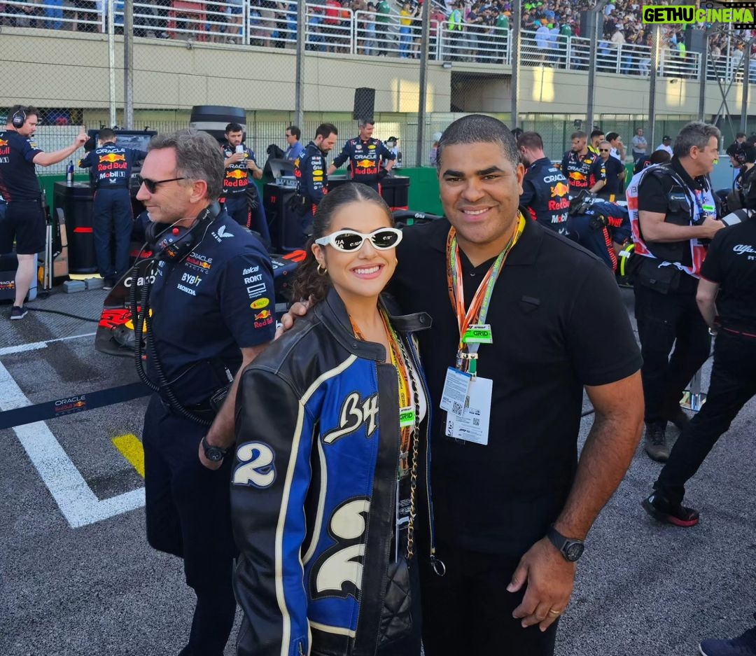 Maisa Silva Instagram - 🏁 thank you @f1 🏁 final de semana repleto de encontros especiais! 🏎 @juanmoraes Interlagos