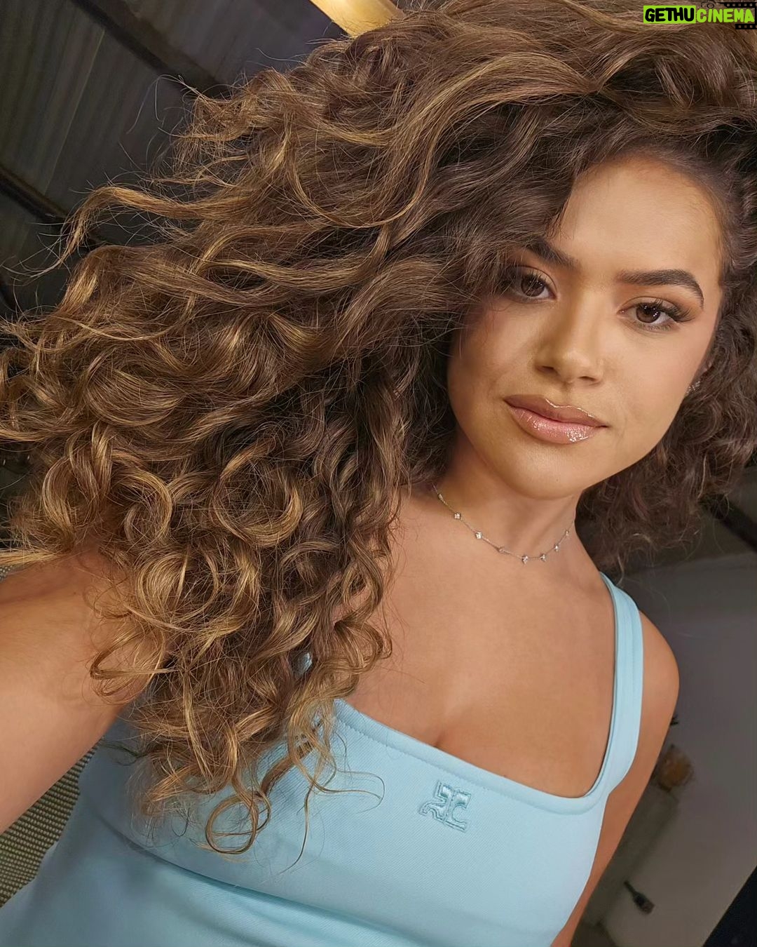 Maisa Silva Instagram - 🦁 esse domingo ensolarado me tirou a preguiça de postar foto... São Paulo, Brazil