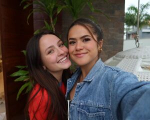 Maisa Silva Instagram - Nesses 18 anos de profissão, pude conhecer muitos lugares e pessoas especiais. Uma delas eu conheci ainda na infância e nossa amizade e admiração só aumenta com o passar do tempo. @larissamanoela  sou fã do seu sorriso, talento, profissionalismo, leveza e do seu coração enorme. 
Amo vc 🩷