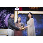 Malavika Mohanan Instagram – Thank you for the ‘Sensational Star of the Year’ @galattadotcom ♥️
What a lovely evening it was ☺️✨ Chennai, India