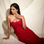 Malavika Mohanan Instagram - Feeling the Christmas spirit 🎄♥️ @itrhofficial @shivamguptaphotography @nidhichang @nikitathadani9