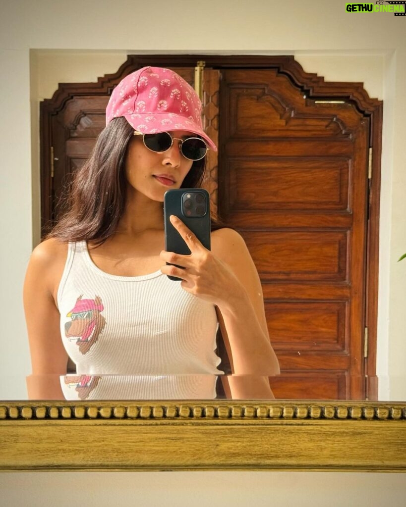 Malavika Mohanan Instagram - The pink block print cap was the highlight of that day 🤓 How lovely you were Jaipur, sigh 💕