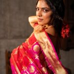Malavika Mohanan Instagram - As Bukowski once said, “..and if you have the ability to love, love yourself first” 🌹 ♥️ ~~ @labelsouravdas @kannasrihari @eshwarlog @shabnam_azmi @theitembomb