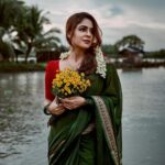 Malavika Wales Instagram - ❤️💚 📷 @mojin_thinavilayil