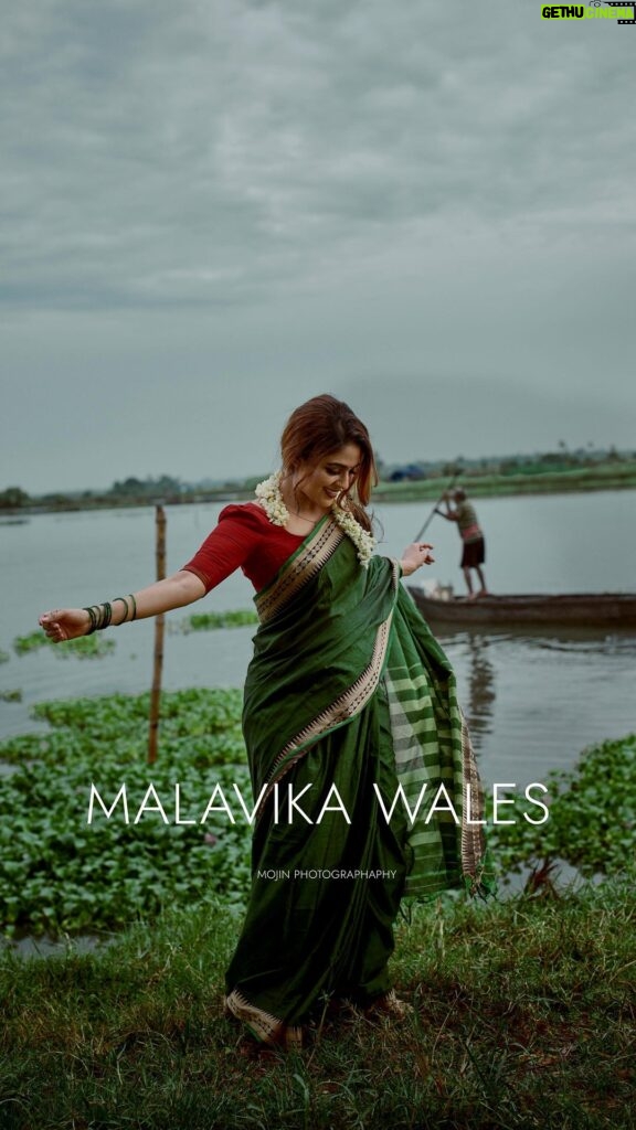 Malavika Wales Instagram - Kangal edhooo 💚 Kochi, India