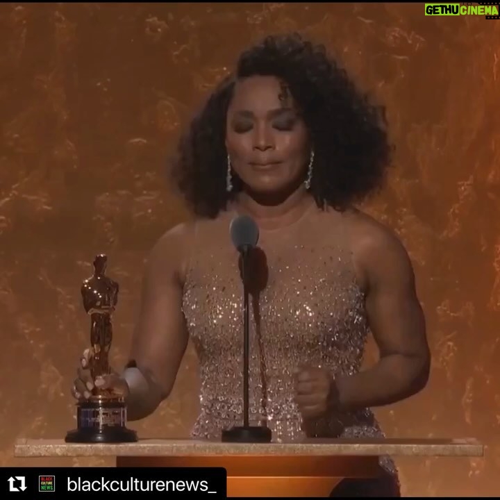 Malik Yoba Instagram - Congrats to the legend that is @im.angelabassett on your first #Oscar @theacademy !! You shared a POWERFUL message with your sisters!!! Love you sis!!