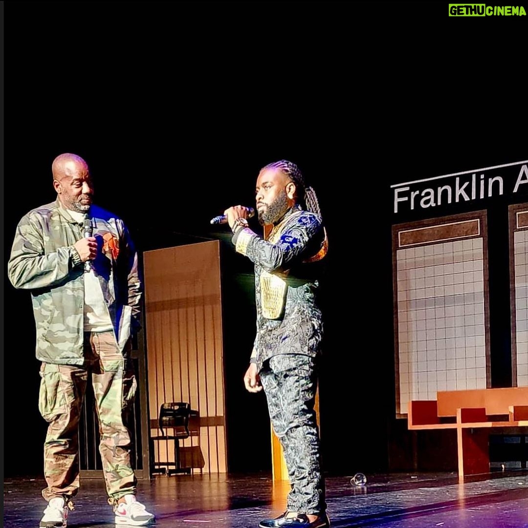 Malik Yoba Instagram - Proud of my brother @e.raymond_ and honored to host the launch of his new book #AnInconvenientCop out now. Not many law enforcement professionals would choose the path of MOST resistance . But when you really are here to uphold the eternally elusive universal principle of love and human dignity you often are on the road less travelled. I salute you King!! Continue the hood fight in this new chapter. We Are and So I Am πͺπΎπͺπΎ Kings Theatre