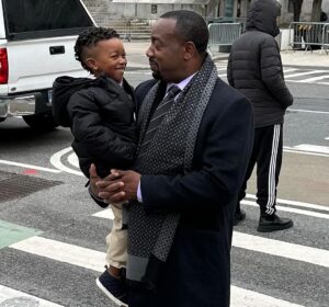 Malik Yoba Instagram - Happy to be back on set with these great, kind  and gracious folks. @donniewahlberg @bridgetmoynahan @i_biederman1981  #santiagoquinones on @bluebloods_cbs  and my newest little acting comrade @leeprincejay aka my GRANDSON ???? 🫣🤷🏾😂❤️