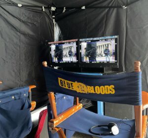 Malik Yoba Instagram - Happy to be back on set with these great, kind  and gracious folks. @donniewahlberg @bridgetmoynahan @i_biederman1981  #santiagoquinones on @bluebloods_cbs  and my newest little acting comrade @leeprincejay aka my GRANDSON ???? 🫣🤷🏾😂❤️