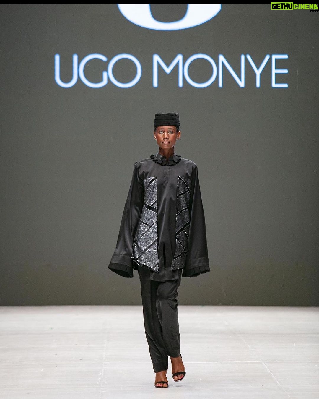 Malik Yoba Instagram - Discovering the incredibly beautiful work of @ugomonye.official during @lagosfashionweekofficial Lagos, Nigeria
