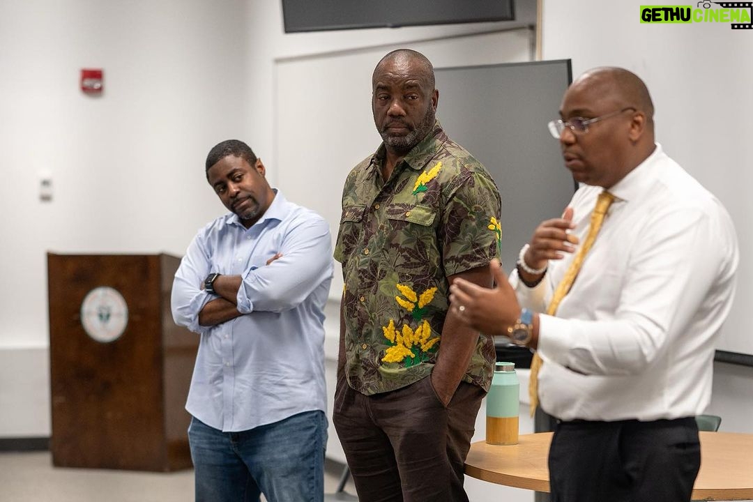 Malik Yoba Instagram - Thank you @famu_1887 Nothing better than spending time with the next generation of architects , builders , artists and business people . On this day we met with students from the business school, school of architecture and performing arts. When all my worlds collide , the magic that ensues is EPIC!! Itβs homecoming season and @famu_1887 students and faculty didnβt disappoint . π§‘ππ§‘πππ @yobadevelopment will be back in partnership πͺπΎπͺπΎππ FAMU