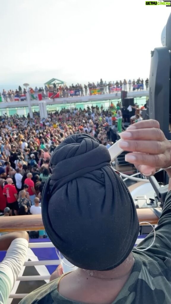 Malik Yoba Instagram - Big Up @welcometojamrockreggaecruise !! You never disappoint!! Any reggae fans WORLDWIDE this is a MUST if you’ve never gone ! 🇯🇲🇯🇲🇯🇲 @dingdongravers