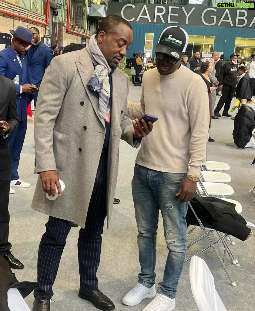 Malik Yoba Instagram - That moment sharing with my brother @iamstormleroy the game plan for 2024. When brothers move with the same energy and intention , the rest is easy. Appreciate you bro! @blackmensbrunch @cyriacstvil @yobadevelopment Brooklyn, New York