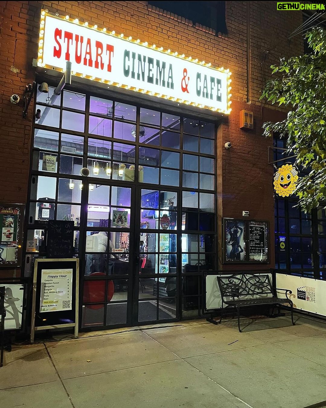 Malik Yoba Instagram - Happy Thursday fam! Meet my friend @eunice_e_levis , an amazing filmmaker , who wrote an incredible Oscar qualified short film called #Ro&TheStardust which I just experienced the other nite at @stuartcinema in Greenpoint Bklyn owned by another amazing Black woman @emelynstuart ( great indie theater to support) . A beautiful, touching story about three generations of Dominican 🇩🇴 Women ( which I’ve never seen on screen before ) dealing with end of life care in the sweetest most fantastical way I’ve ever seen. Abuela ( grandma ) insists that she was an engineer in her earlier life and wants to travel to space before she dies . BRILLIANT concept and execution! 🚀 ✨💫 It’s sci fi, fantasy , comedy and Afro Latino Futurism all wrapped up in THE most creative way. Please head to @eunice_e_levis page , link is in bio so you can watch and spread the good word so our sister can go ‘head and WIN THAT OSCAR like all the other awards she’s been winning at festivals around the world!