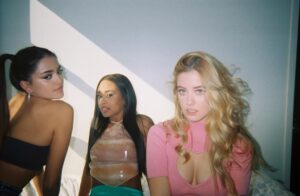 Mallory Bechtel Instagram - Me trying  very hard to play it cool at my first Liar gathering … FINAL 3 EPS OUT THURSDAY @prettylittleliars @hbomax