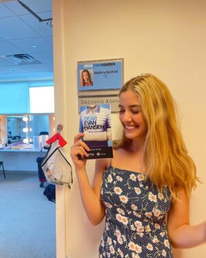 Mallory Bechtel Instagram - What a WALK down MEMORY LANE. Got to put on the star-cuffed jeans again for a week in Madison with the INCREDIBLE tour cast of @dearevanhansen.  These people are beyond lovely and oh sososo talented. Feeling very grateful❤️