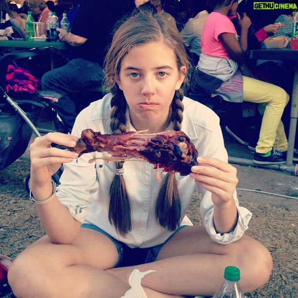 Mallory Bechtel Instagram - I dont joke around with my meat. 🍗