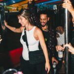 Maluma Instagram - Primera chiva de Paris 💘😂 QUE CHIMBA MEDALLO !!! (Vayan a TikTok a ver el video completo)