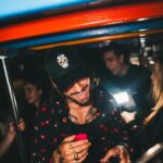 Maluma Instagram - Primera chiva de Paris 💘😂 QUE CHIMBA MEDALLO !!! (Vayan a TikTok a ver el video completo)