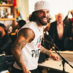 Maluma Instagram - PAPÁRIS EN EL TINY! 🗼🩷 Link in Bio @nprmusic