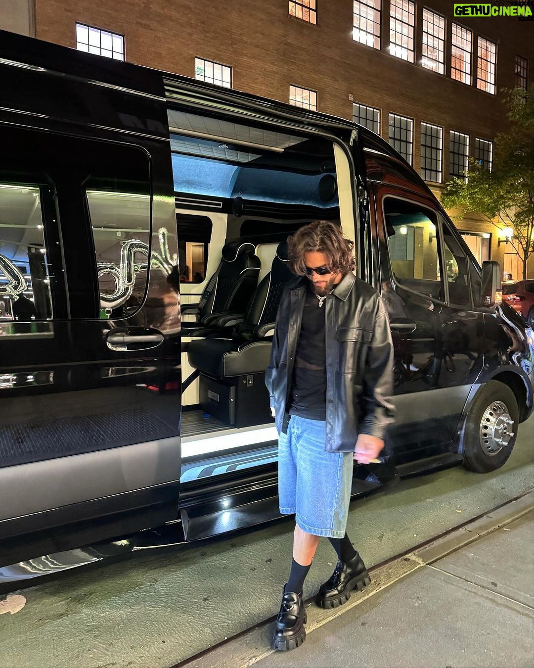 Maluma Instagram - Date night 🖤 New York, New York