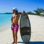 Maluma Instagram - QUE VACACIONES TAN CHIMBASSSSSSSS!!!!!!!!!!! 🏄‍♂️💘 🌊 🤰🏼☀️ 🥂