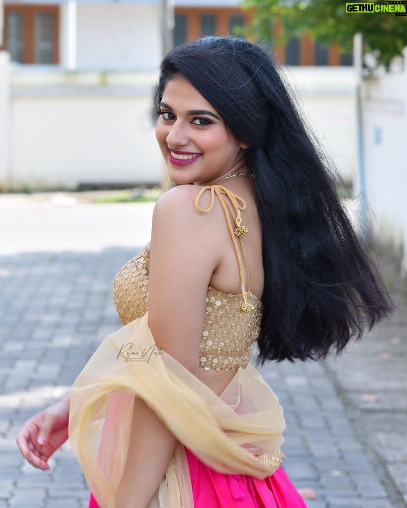 Maninath Chakravarthy Instagram - Girls just wanna have ☀️ @rojan_nath @libaz_boutique6 @meeramax_makeupartist_