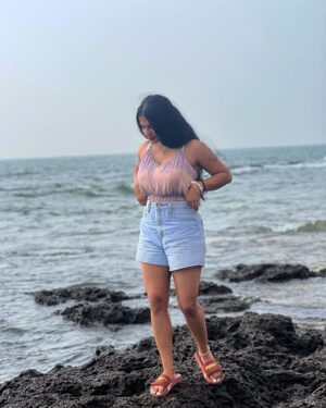 Nayanthara Chakravarthy Instagram - 🐚🐬