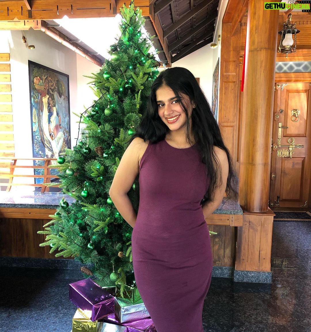Nayanthara Chakravarthy - 63K Likes - 🎄‘22