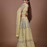 Maninath Chakravarthy Instagram - 🌙 @rojan_nath @meeramax_makeupartist_ @fatiz_official @parakkat_jewels @studio_maxxo